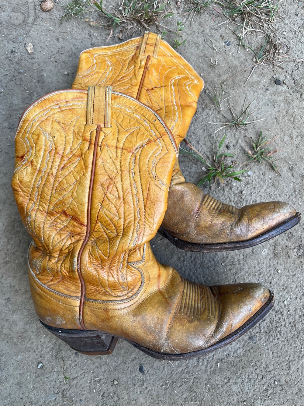Tony Lama Vintage Cowboy Western Boots Women’s 7 B Beautifully Distressed 🔥